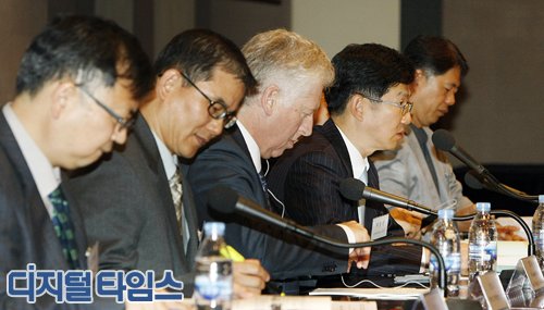 연대 법학대학원 세미나, "삼성, <!HS>구글<!HE> 의존땐 하청업체 전락할 것"