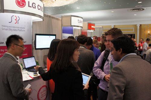 LG CNS Hadoop World 2013