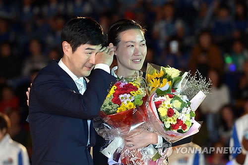 한상진, 아내 박정은 선수 은퇴식에서 눈물 `펑펑`