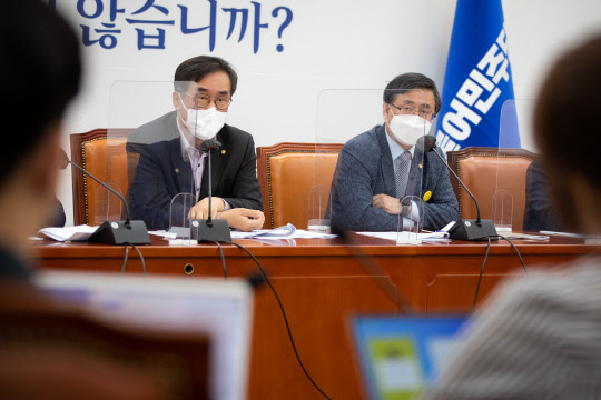 추경안 47.2조원 제시한 민주당, 제원 마련 묻자 "추가세수 국채 상환 않고 쓰면 돼"