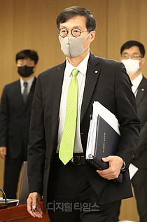 [포토] 금통위 참석하는 이창용 한국은행 총재