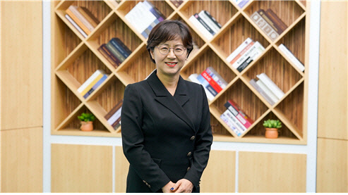 사이버한국외대 <!HS>테솔<!HE> 대학원장 이선영 교수, 한국응용언어학회 제19대 회장 취임