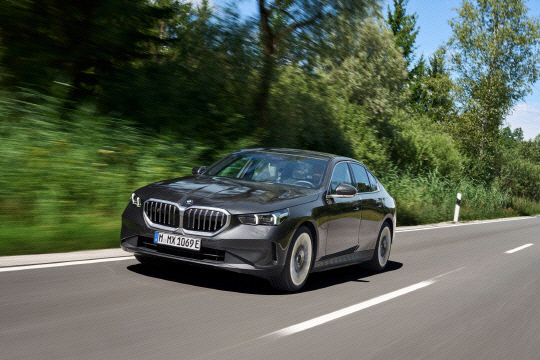 벤츠 또 제친 BMW, 2개월 연속 수입차 판매 1위