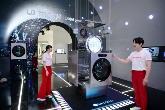 “코엑스서 AI체험”…LG전자, 월드IT쇼서 `공감지능(AI)` 혁심 제품 선봬