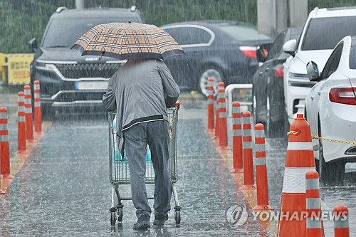 [날씨] `철없는` 가을 폭염 물러갈 듯…전국 흐리고 곳곳에 비