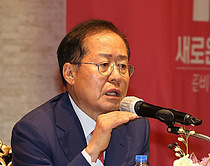 È«ÁØÇ¥, ¸íÅÂ±Õ °Ü³É "¼±°Å ºê·ÎÄ¿ ÇãdzÀÌ ³ª¶ó µÚÈçµå´Â ¸ð½À ó´ÜÇØ¾ß" È«ÁØÇ¥, ¸íÅÂ±Õ °Ü³É "¼±°Å ºê·ÎÄ¿ ÇãdzÀÌ ³ª¶ó µÚÈçµå´Â ¸ð½À ó´ÜÇØ¾ß"
