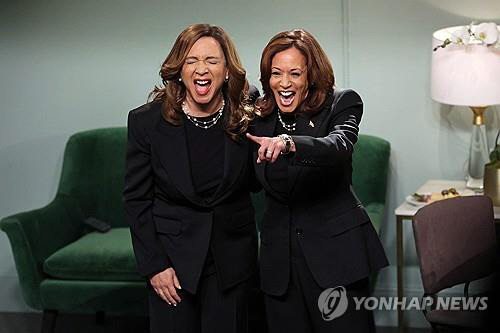 해리스 SNL 출연에 형평성 논란…NBC, 트럼프 광고도 방영