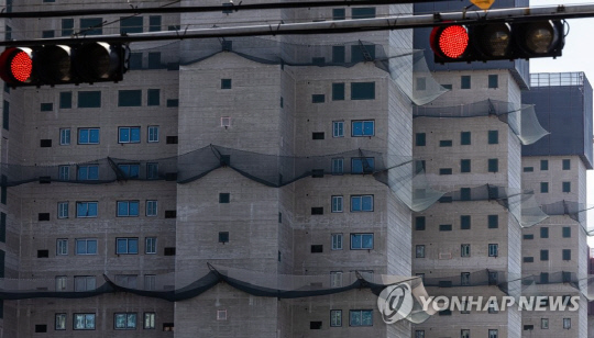 `빚 폭탄` 부동산 PF 싹 바꾼다…땅 주인 현물출자 시 세제 혜택