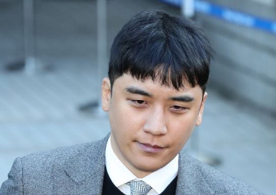 빅뱅 승리, 서울 뼈해장국집서 목격담…"도둑처럼 먹더라"