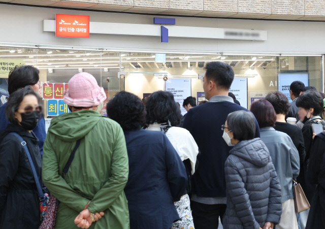 보조금 늘리는 KT·LGU+…통신 3사 지각변동 조짐