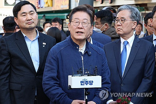 이재명 "불법계엄에 소상공인 피해…지역화폐 대폭 확대"