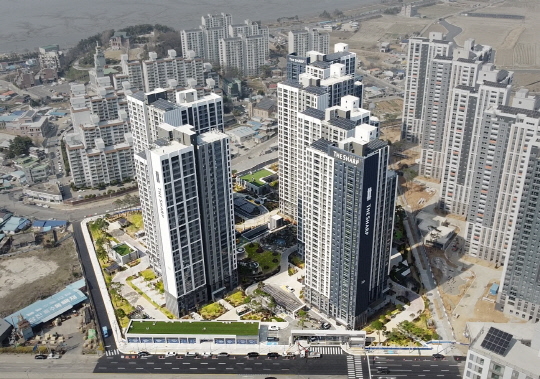 분양가 오름세에 `더샵 군산프리미엘` 등 입주 임박 아파트 발길 분주