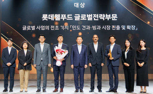 신동빈 "혁신 성과가 성장 동력"…롯데웰푸드, 롯데어워즈 대상