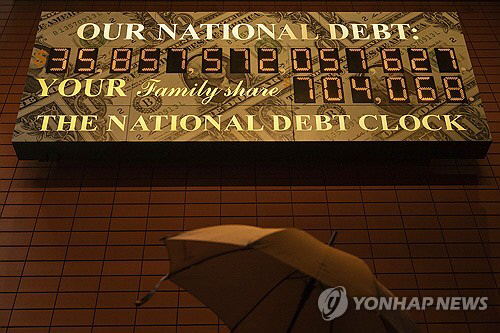 美 신용등급 강등 영향, 국채금리·금값 오르고 달러 약세