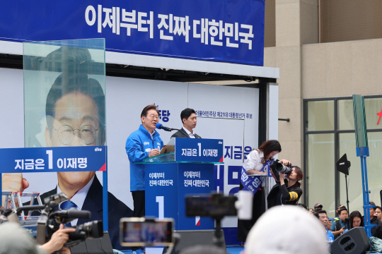 이재명 "커피원가 120원" 발언, 양당 고발전으로 확전