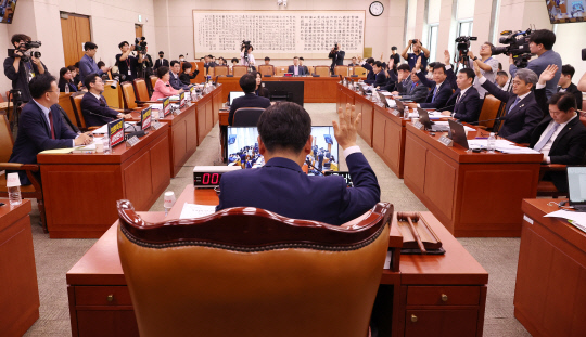 격화되는 대선, 격화되는 고발전