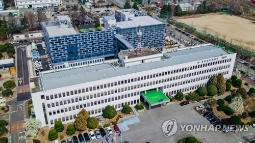 [속보] "부정선거 의심"…발코니 배관 타고 선관위 침입 30대 현행범 체포