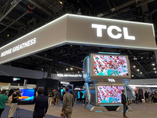 中 TCL, 반값 초대형 TV로 삼성·LG에 도전장