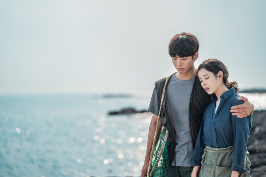 `애순이·관식이 덕봤나`…가족 드라마에 40·50세대도 OTT로 모인다