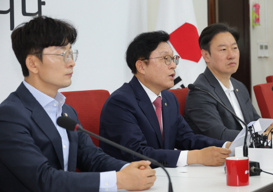 국힘 "오광수 낙마, 대통령 사과해야…김민석도 지명 철회하라"