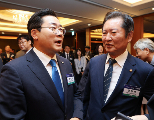 치열해지는 민주당 당대표 선거, 유튜브로 표심잡기