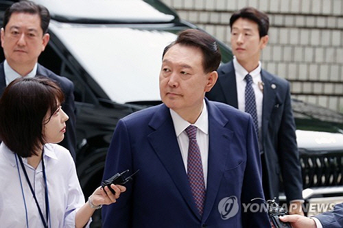 [속보] 특검 "尹 비공개출석 불가, 사실상 조사거부"…체포영장 시사