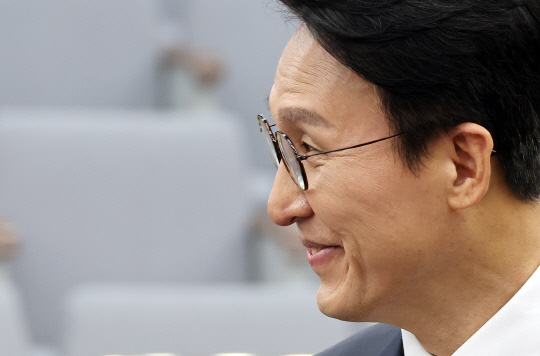 김민석 "요청자료 제공 말했는데 野 청문위원들 안들어와…허위주장 부담된 듯"